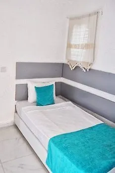 Lavinya Hotel *