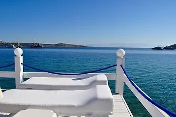 Lavinya Hotel